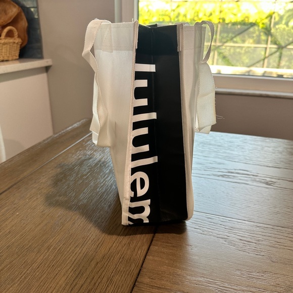 NWT! Lululemon Reusable Tote Bag - Picture 5 of 5
